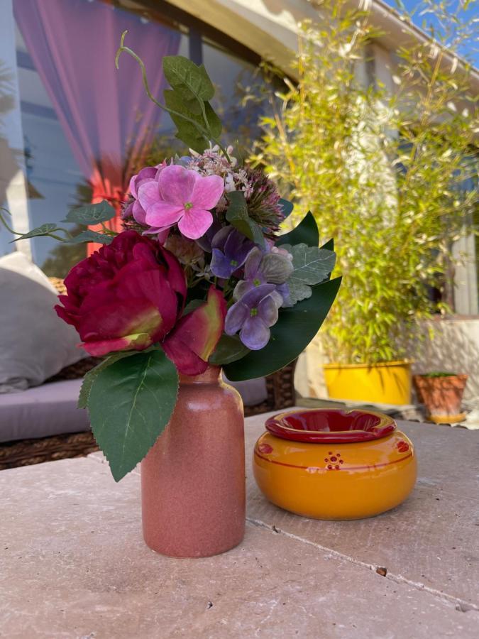 Bed and Breakfast Mas De La Butte Blanche Orgon Екстер'єр фото